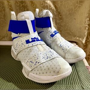 Men’s Nike LeBron James Shoes 11.5 Soldier Ten Hyper Cobalt White 844374-164
